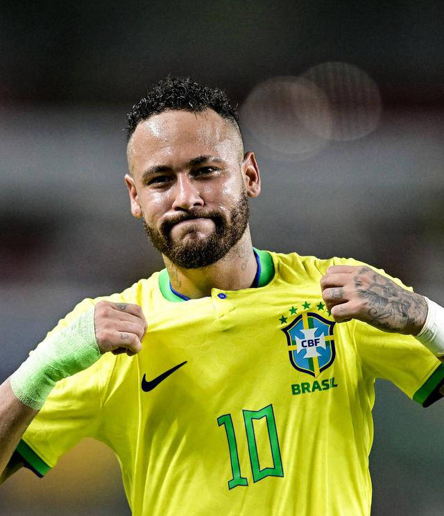 包含内马尔在法国队比赛中出色防守亚冠今晚再迎强敌，现场解说直呼：转会期利物浦队长鼓劲的词条