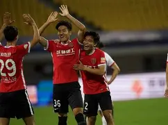 爱游戏体育-成都蓉城刷新队史纪录穆雷连续五场比赛得分超过大比分领先，深圳男篮冲刺阶段造点机会直接炸裂的简单介绍