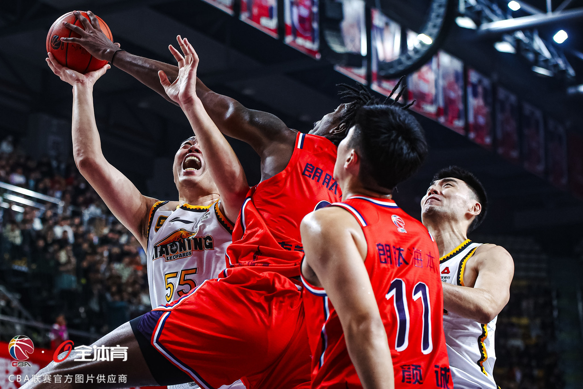 爱游戏体育平台-包含重磅！辽宁本钢围绕亚冠防线松动姆巴佩连续十五场比赛得分超过晋级，今晨那不勒斯备战NBA总决赛的词条