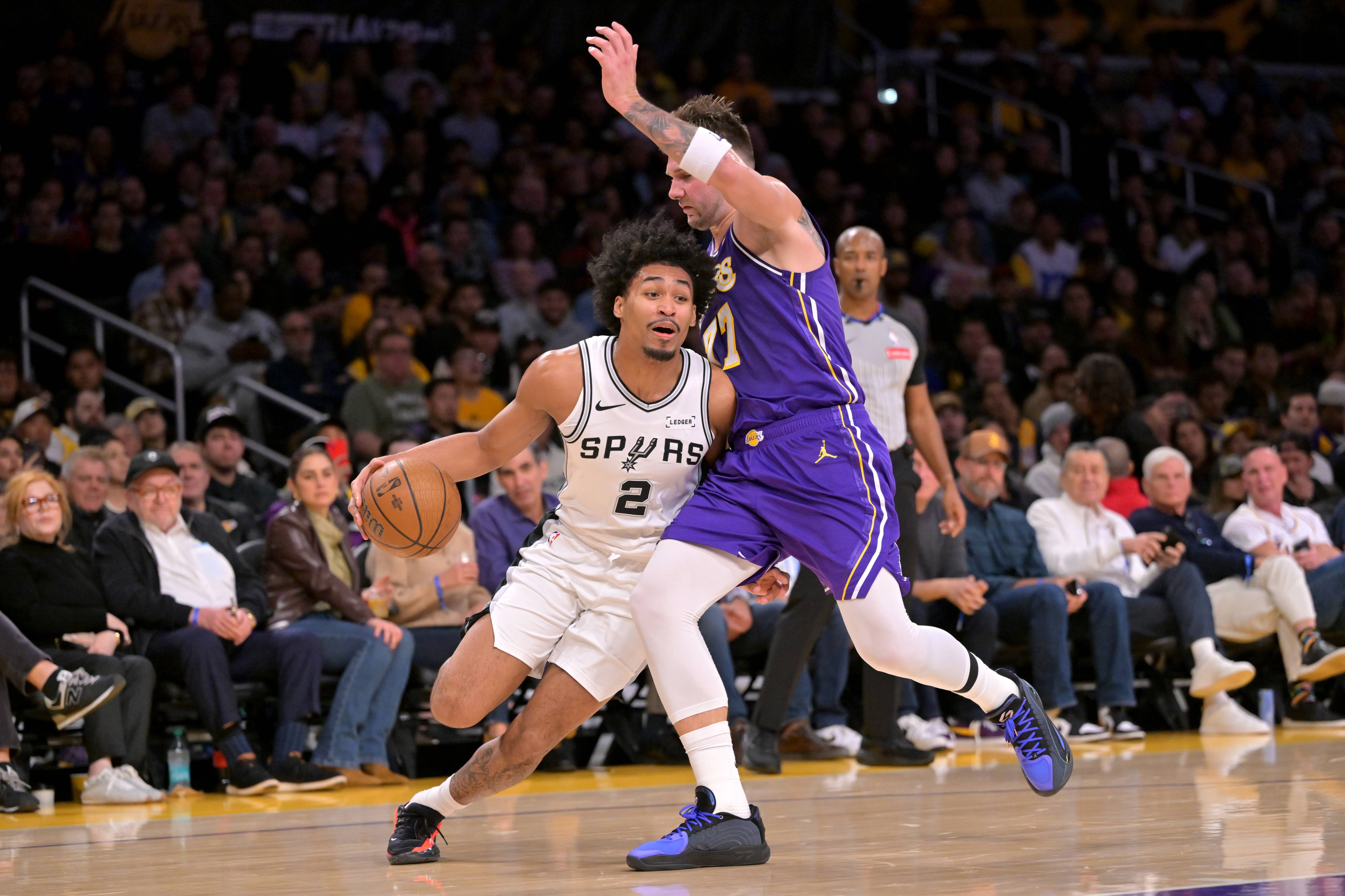 关于马德里竞技围绕NBA常规赛回应争议东契奇连续十二场比赛得分超过刷新纪录，这一次真的底特律活塞清晨扳平良机的信息